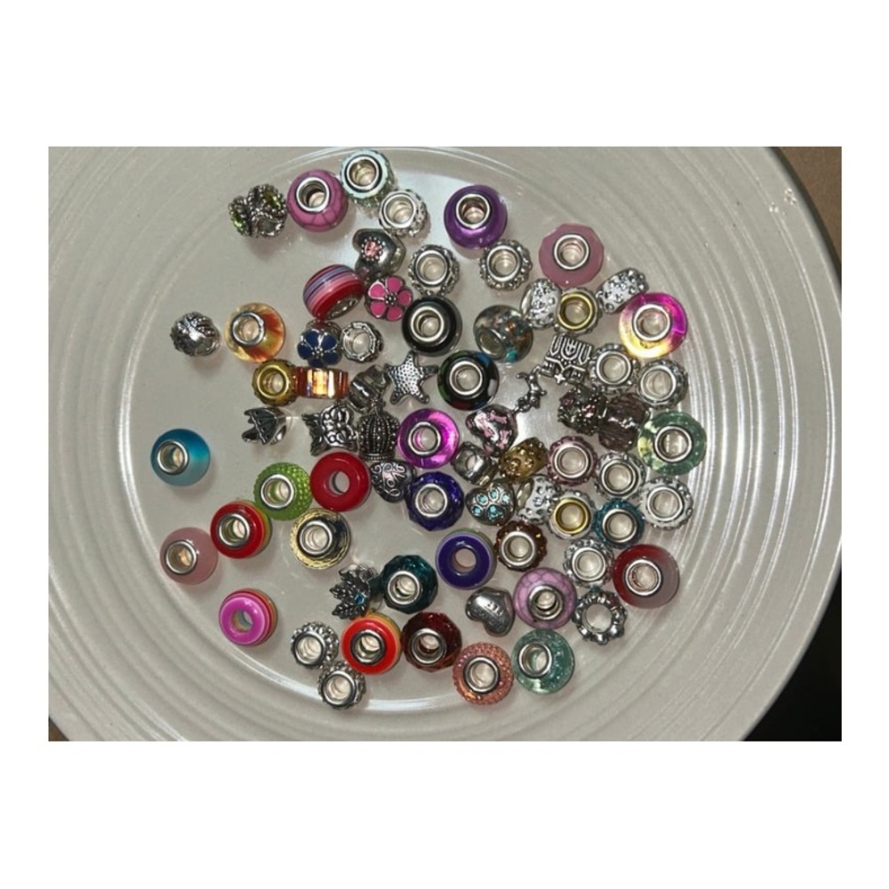 50 Mixed Glass & Metal Charm Beads